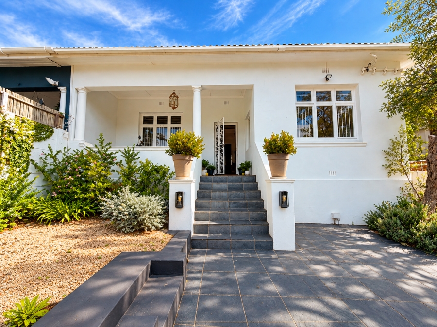 3 Bedroom Property for Sale in Vredehoek Western Cape